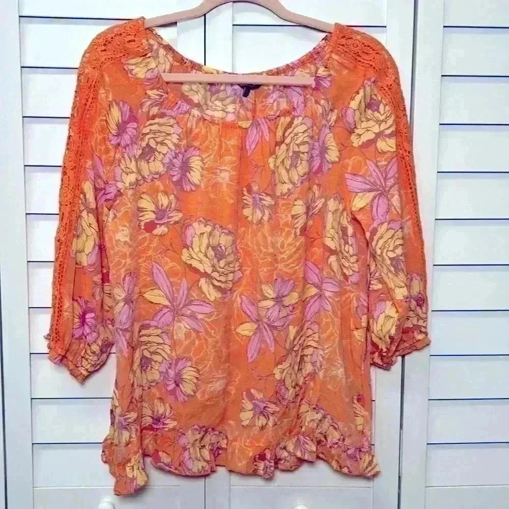 Unique Spectrum Floral 3/4 Sleeve Top Size Small